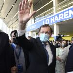 Mariano Rajoy entró al ritmo de "Peope have the power"