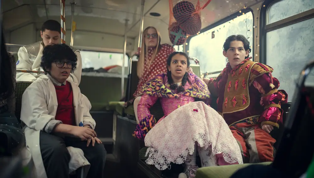 Escena de la serie con sus protagonistas