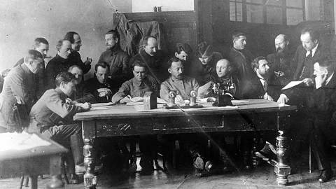 Algunos miembros de la Cheka, la primera organización de inteligencia política y militar soviética, en 1919
