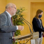 El procurador de Ciudadanos, Francisco Igea, y el de Unidas Podemos, Pablo Fernández, presentan un escrito en el registro de las Cortes de Castilla y León