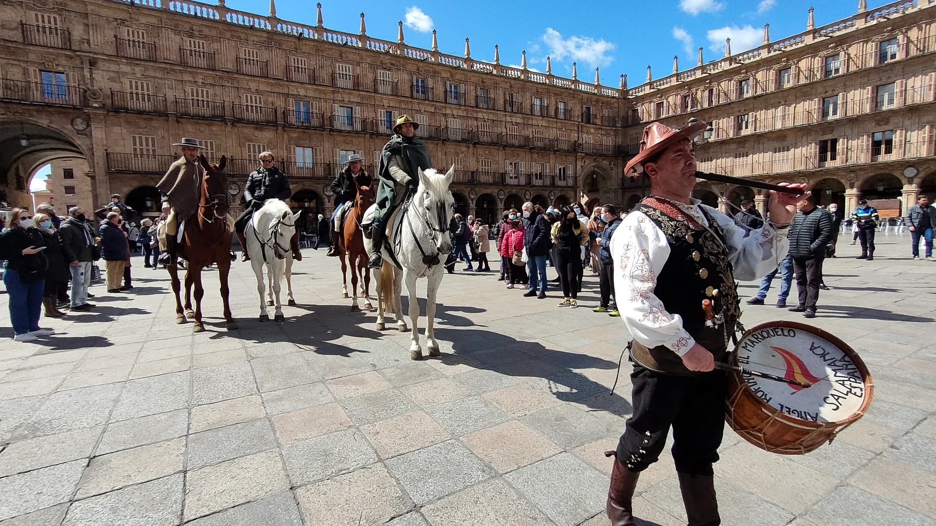 Los jinetes de Lebrija llegan a la Plaza Mayor de Salamanca