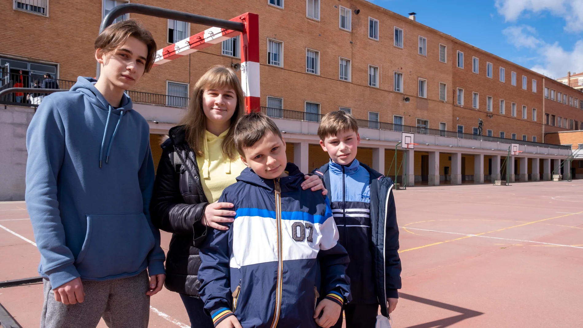 Un grupo de niños ucranianos refugiados, matriculados en el colegio Salesiano San José de Salamanca: Nazar, Dasha, Marc y Volodar