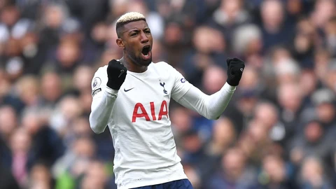 Emerson Royal con el Tottenham.