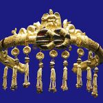 Antigua Tiara Griega realizada en oro y rubíes.