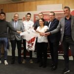 Los presidentes del CSD, José Manuel Franco, y de la RFEC, José Luis López Cerrón, y el alcalde de Benidorm, Antonio Pérez, presentaron en Madrid la Copa del Mundo de ciclocross Benidorm 2023