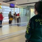 Detienen a un sexagenario por inducir a una menor a abandonar su domicilio