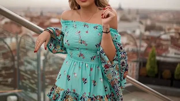 Rocío Flores con vestido boho.