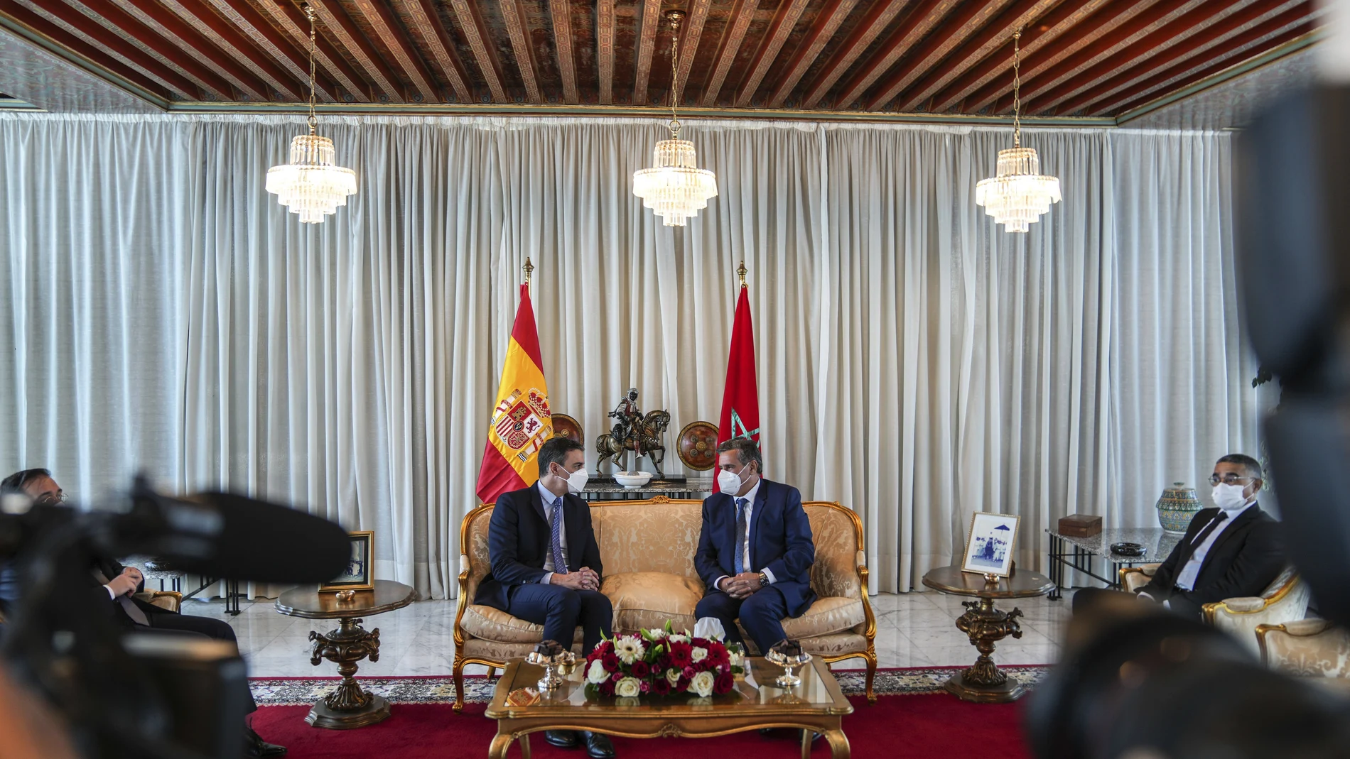 Pedro Sánchez y el primer ministro marroquí Aziz Akhannouch