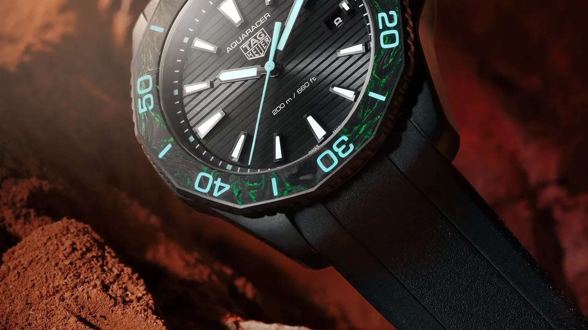 TAG Heuer Aquaracer Professional 200 Solargraph