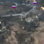 Foto aérea de la emboscada tendida por un tanque ucraniano a una columna de bindados rusos