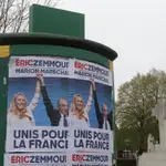 La campaña electoral de Francia, celebrada en plena guerra en Ucrania y al poco tiempo de superar una quinta oleada de covid, echó este viernes el telón con Le Pen pisando los talones a Macron