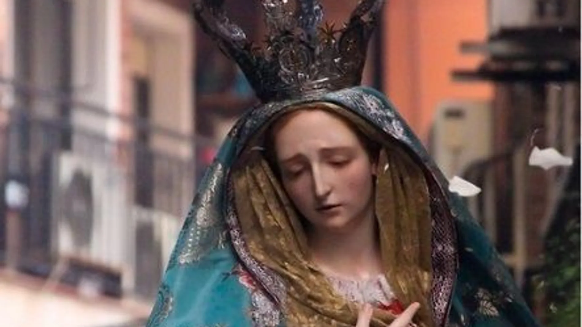 La Cofradía del Santísimo Cristo de la Caridad organiza desde 2013 la procesión de María Santísima del Rosario en sus Misterios Dolorosos durante la tarde de Sábado Santo, en la imagen Nuestra Señora del Rosario