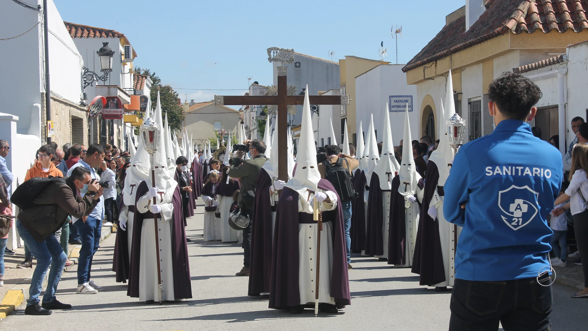 La procesión de la Hermandad de la Entrega de Guadalcacín. EFE/María José Romero