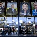Francia elige hoy a su presidente en las urnas, en la primera vuelta de las elecciones francesas hacia el Eliseo con Macron y Le Pen como favoritos