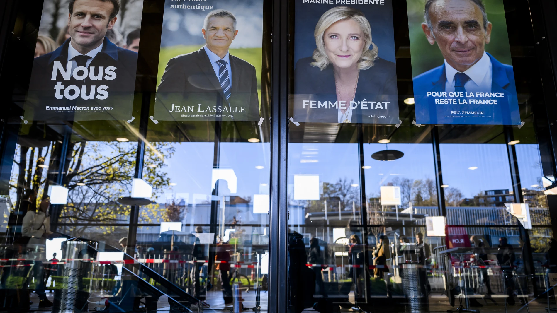 Elecciones en Francia 2022, en directo: Sin sorpresas, Macron y Le Pen  pasan a la segunda vuelta