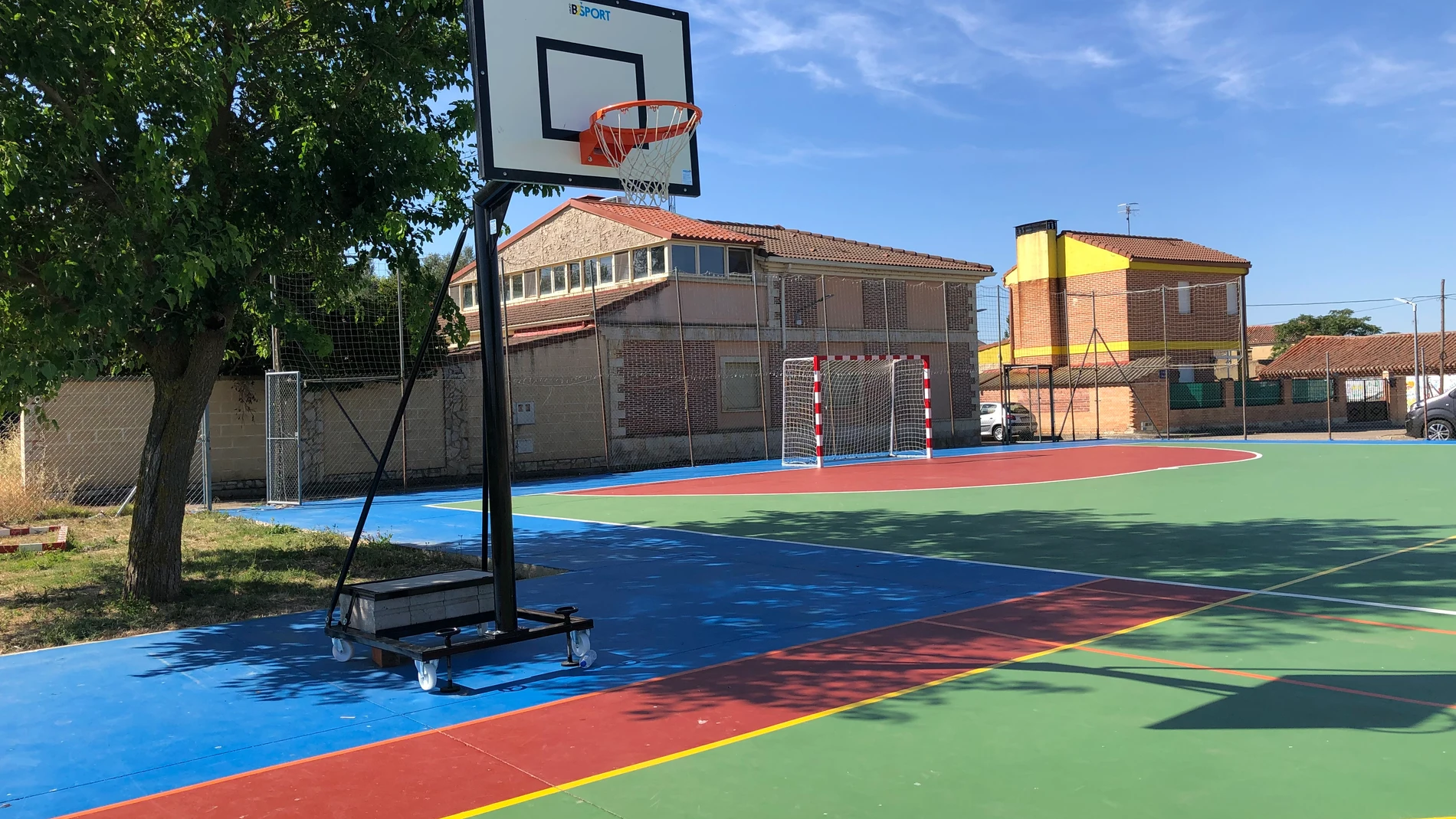 Pista de baloncesto en Husillos