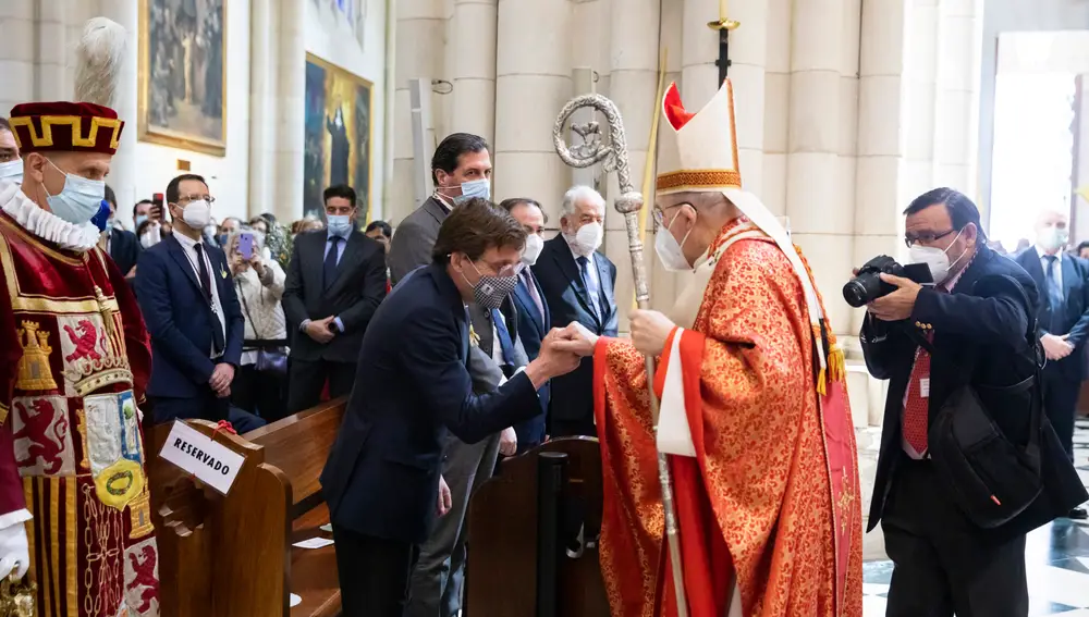 Misa del Domingo de Ramos que da inicio a la Semana Santa, oficiada por el Arzobispo de Madrid, el Cardenal Osoro y con la presencia del Alcalde, Jose Luis Martinez Almeida.