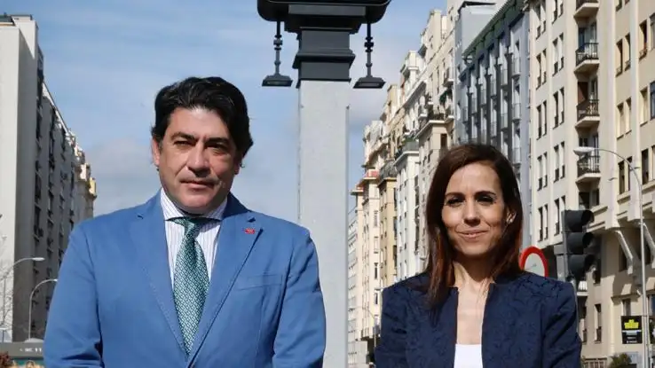 David Pérez, junto a Silvia Roldán