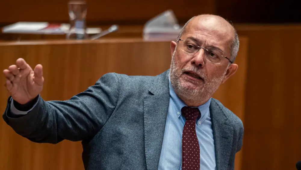 El portavoz de Ciudadanos en las Cortes, Francisco Igea, interviene en un pleno del Parlamento regional