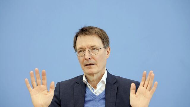 El ministro de Sanidad Karl Lauterbach, objetivo de los negacionistas alemanes