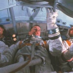 De izquierda a derecha, Roger Chaffee, Ed White y Gus Grissom durante un entrenamiento. La del Apolo 1 fue la primera gran tragedia de la carrera espacial.