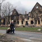 El viceprimer ministro ucraniano declaró que el martes habían sido evacuados 2.671 civiles de las zonas del frente, entre ellos 208 residentes de Mariupol