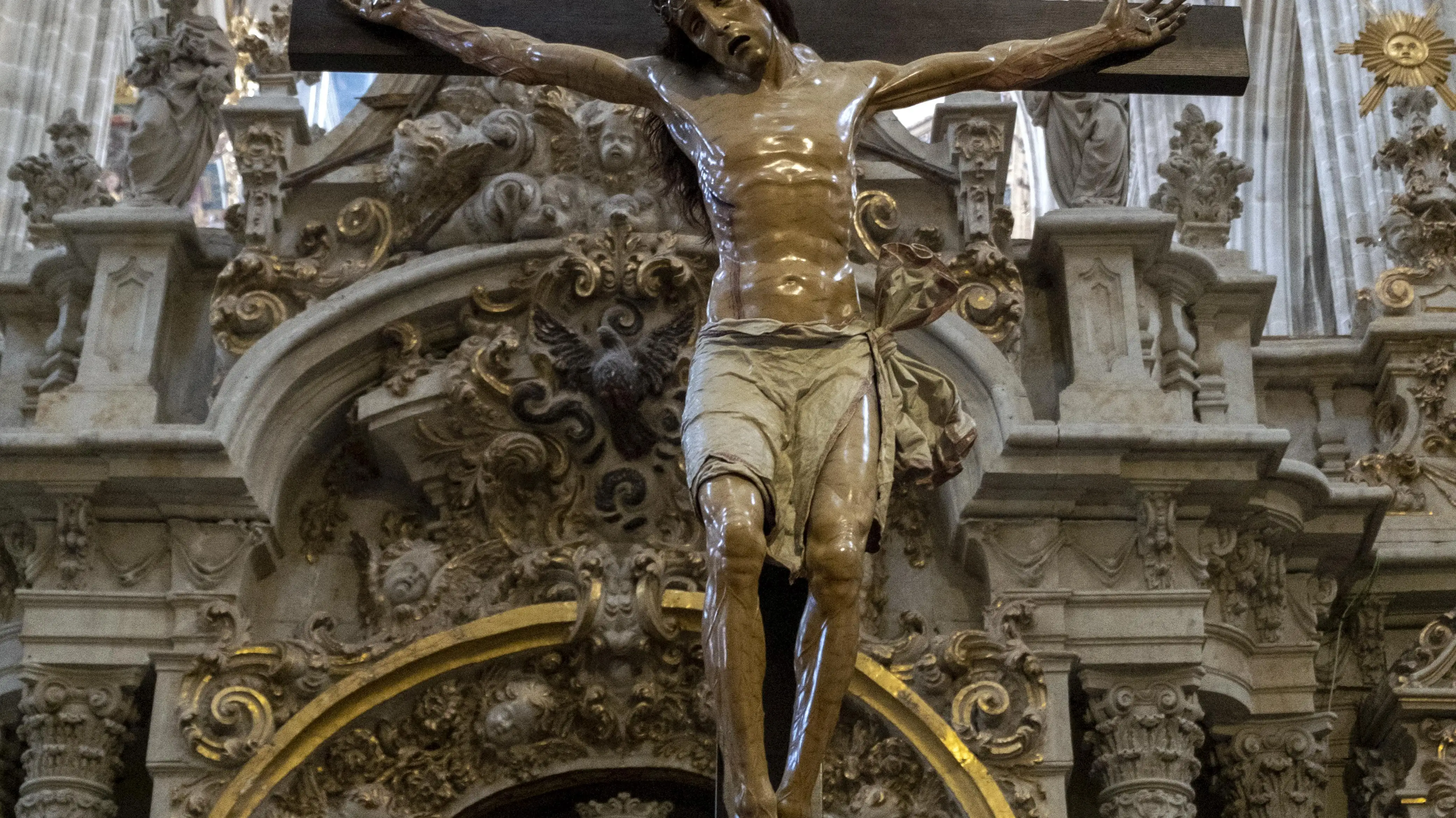 Cristo de la agonía redentora en la catedral de Salamanca