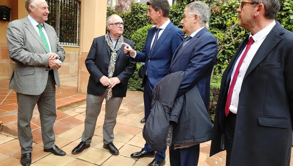 Juan Marín se reunió con empresarios de la hostelería y el turismo en Granada. EUROPA PRESS