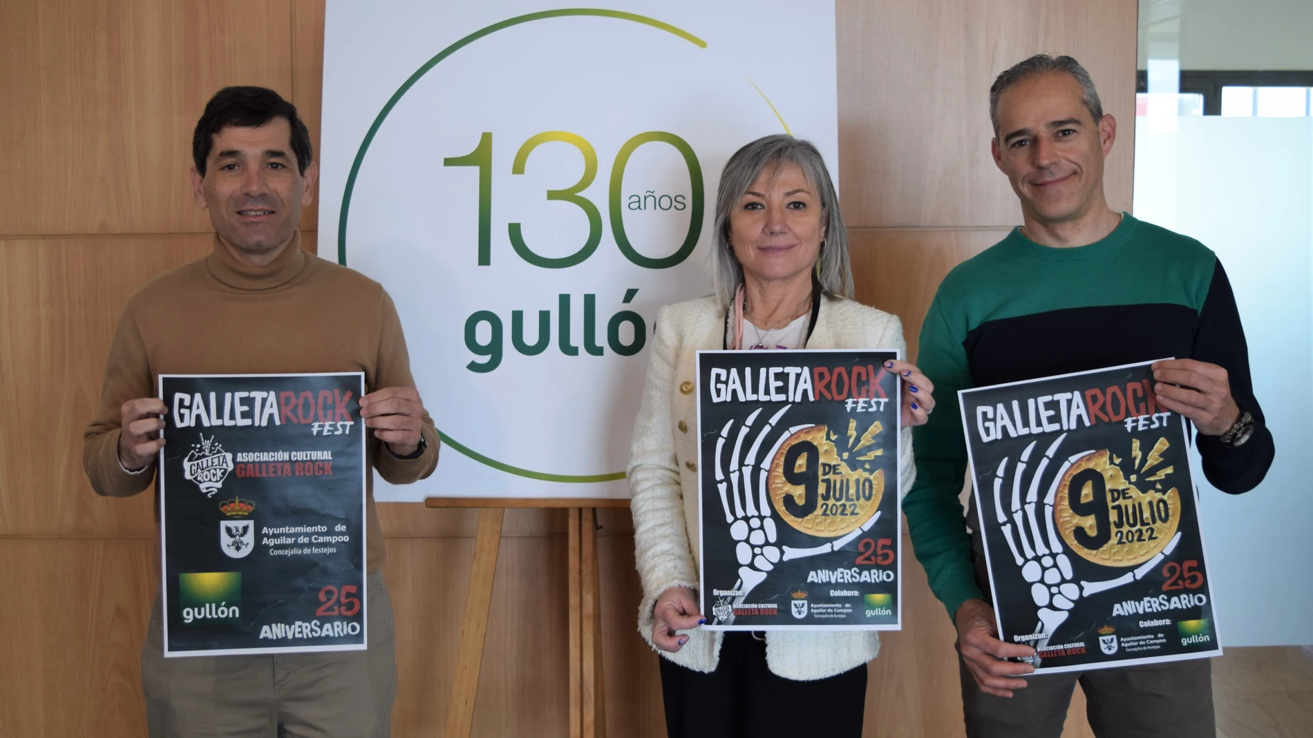 Firma del acuerdo de Gullón con la alcaldes de Aguilar de Campo, María José Ortega