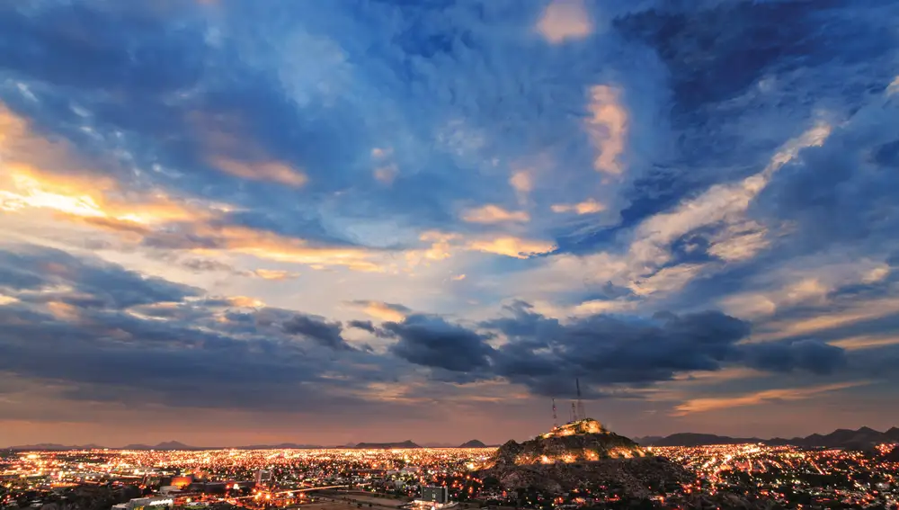 Vista de la ciudad de Hermosillo con el Cerro de la Campana