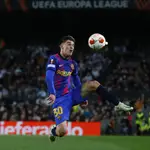 Gavi controla una pelota durante un partido del Barcelona