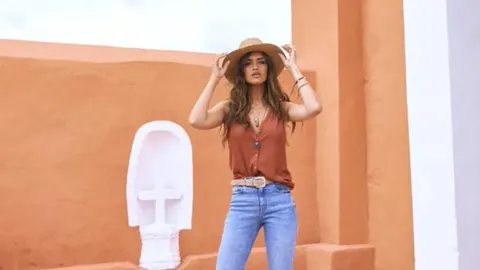 Sara Carbonero en una imagen de la nueva colección de Slow Love.