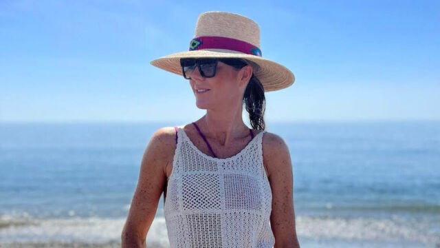 Amelia Bono disfrutando del domingo en la playa.