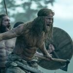 Alexander Skarsgård en "El hombre del norte" ("The Northman") (Aidan Monaghan/Focus Features via AP)