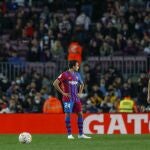 Ferran Torres, Eric García y Busquets se lamentan tras el gol del Cádiz