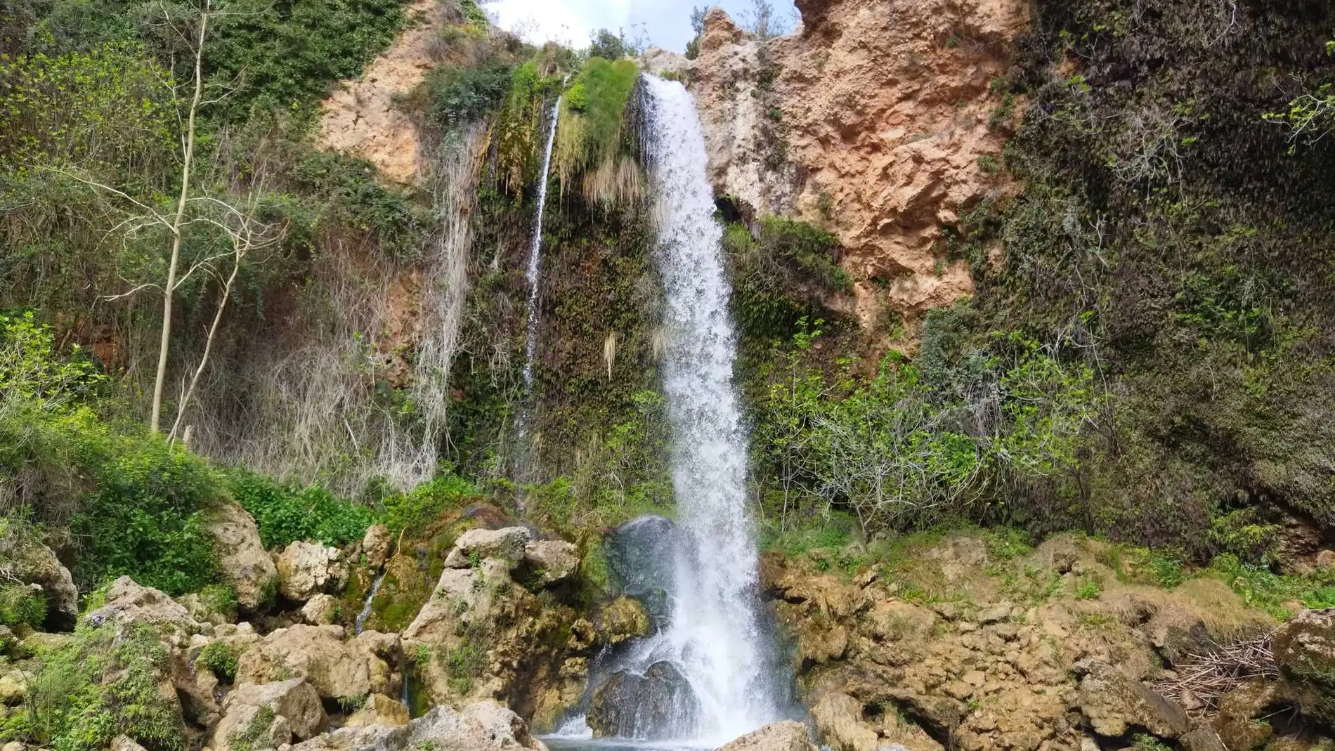 Imagen de la preciosa Ruta de les tres cascadas, en Anna (Valencia)