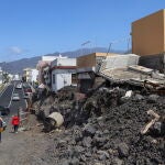 El cruce del barrio de La Laguna, abierto a la circulación desde el miércoles 13 de abril tras ser sepultado por las coladas del volcán