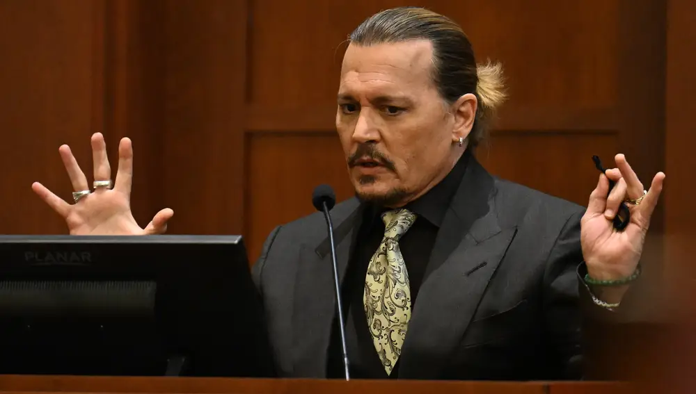 Johnny Depp testifica en el juicio por difamación contra su exmujer Amber Heard