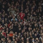 Los hinchas del Liverpool aplaudieron en el minuto 7 por Cristiano Ronaldo