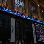 La bolsa española ha subido este miércoles el 0,87 % impulsada por la banca