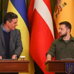  Sánchez promete a Zelenski el mayor envío de armamento a Ucrania