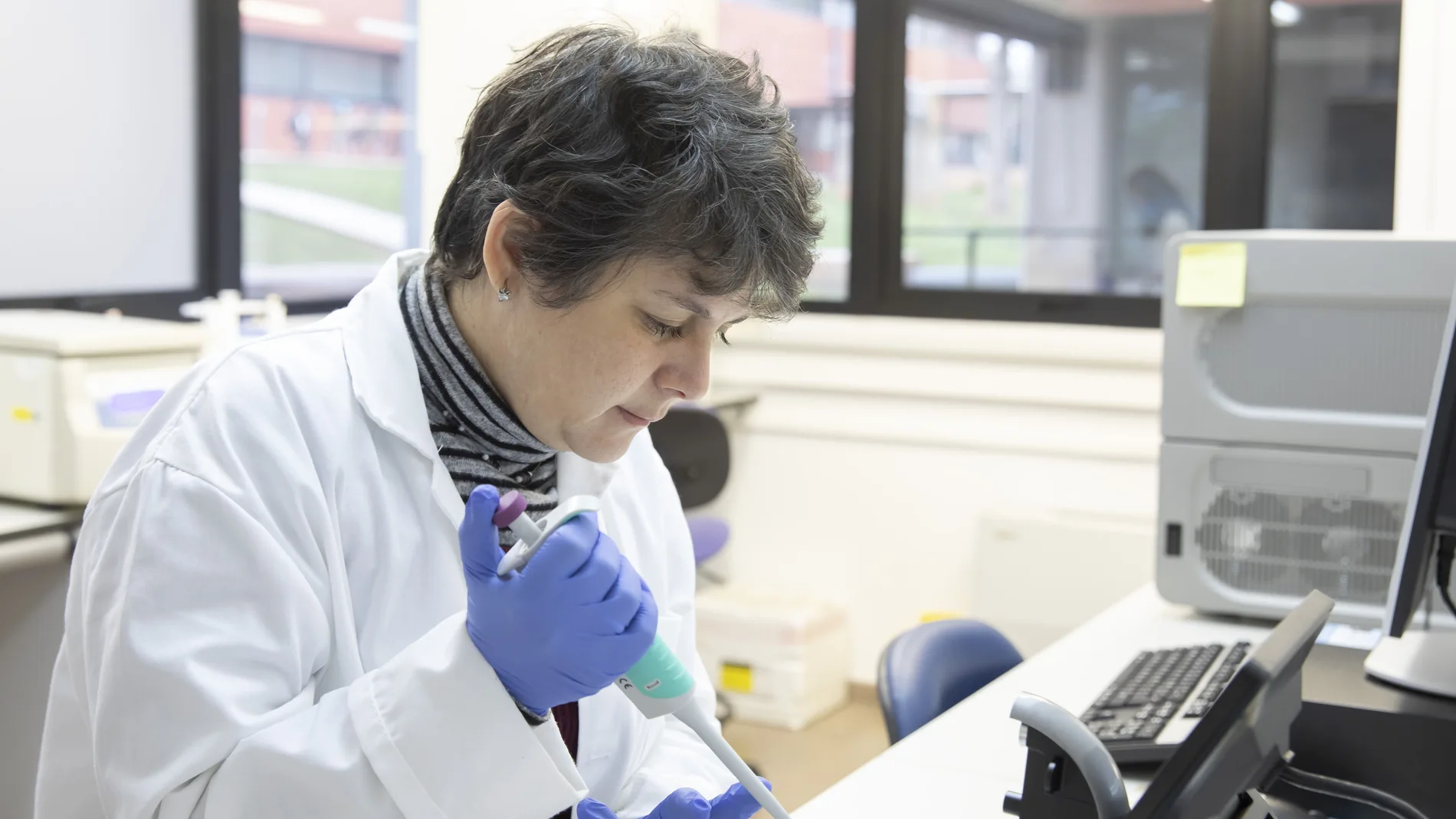 ‘Laboratorio de genética de EpiDisease, participada de ARQUIMEA. Parque Científico de la Universidad de Valencia.