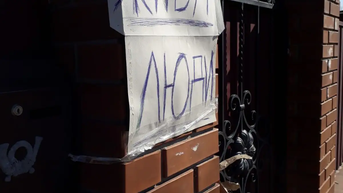 Los soldados marcaban las casas habitadas con un cartel: &quot;Aquí vive gente&quot;