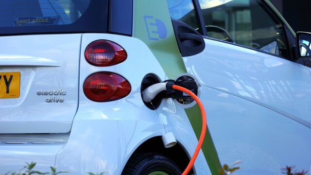 El interés por los coches eléctricos se ha disparado tras el incremento de los precios de la energía