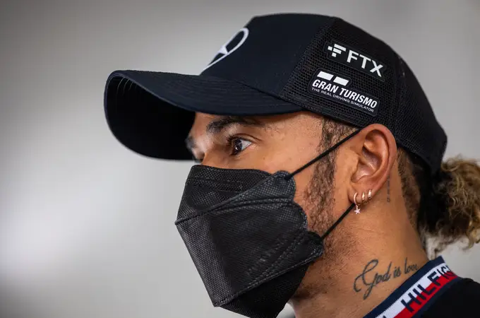 Insultan a Hamilton en las redes sociales y sospechan de un empleado de McLaren