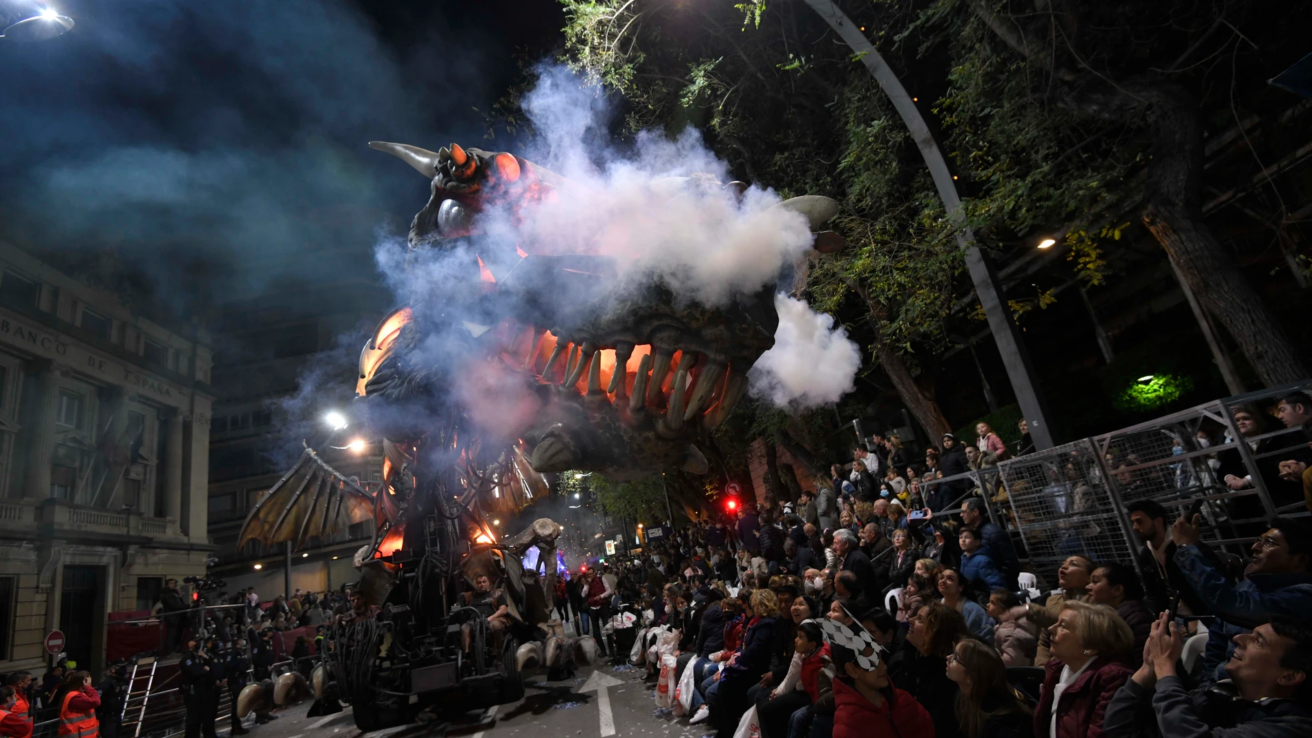Momento del desfile del Entierro de la Sardina, fiesta de interés turístico internacional con 172 años de historia.