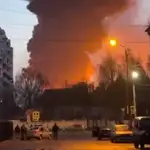 Incendio en un depósito de combustible en la ciudad de Bryansk, en Rusia