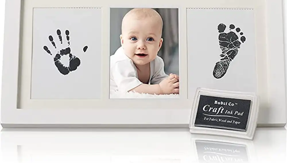 Set de marco de fotos y huellas de bebe para regalar el Día de la Madre