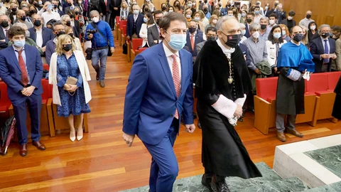 La Universidad de Valladolid acoge el acto solemne de toma de posesión del rector, Antonio Largo Cabrerizo, y de su equipo. El acto fue presidido por Alfonso Fernández Mañueco
