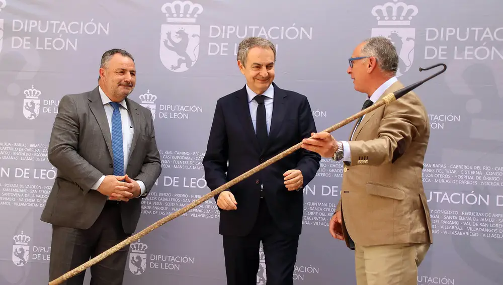 El expresidente del Gobierno José Luis Rodríguez Zapatero asiste a la entrega de los Premios Aventura Trashumante en León